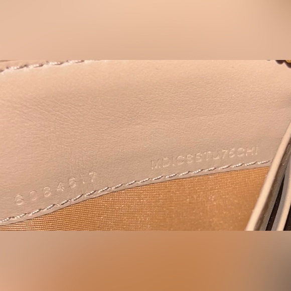 BURBERRY LS LG Zip Around Wallet - Picture 6 of 8